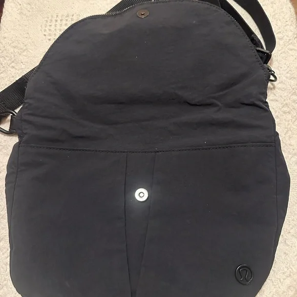 lululemon athletica Black Crossbody Bag - Picture 2 of 8